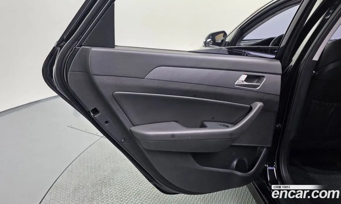 Hyundai Sonata 2017 2.0 автомат (гидро), фото 15 Hyundai Sonata 2017 2.0 автомат (гидро), фото 15