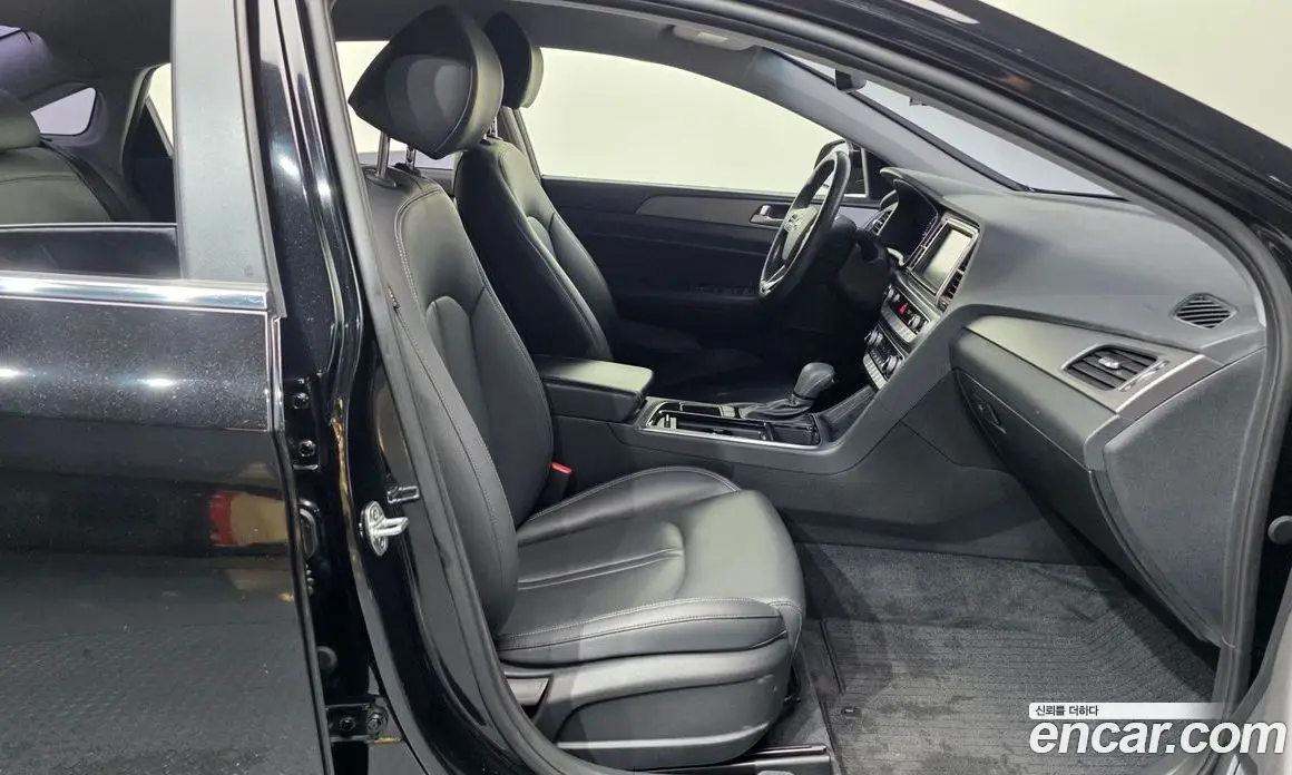 Hyundai Sonata 2017 2.0 автомат (гидро), фото 17 Hyundai Sonata 2017 2.0 автомат (гидро), фото 17