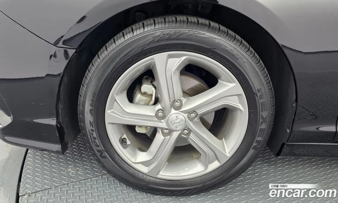 Hyundai Sonata 2017 2.0 автомат (гидро), фото 5 Hyundai Sonata 2017 2.0 автомат (гидро), фото 5
