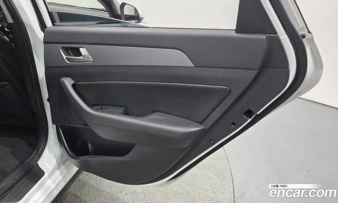 Hyundai Sonata 2018 2.0 автомат (гидро), фото 15 Hyundai Sonata 2018 2.0 автомат (гидро), фото 15