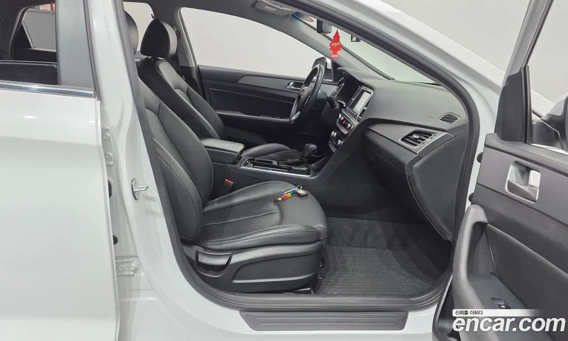 Hyundai Sonata 2018 2.0 автомат (гидро), фото 16 Hyundai Sonata 2018 2.0 автомат (гидро), фото 16