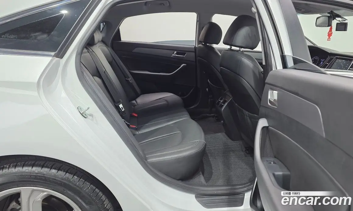 Hyundai Sonata 2018 2.0 автомат (гидро), фото 17 Hyundai Sonata 2018 2.0 автомат (гидро), фото 17