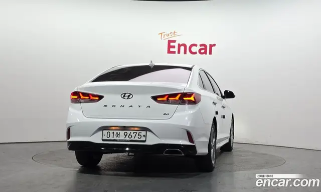 Hyundai Sonata 2018 2.0 автомат (гидро), миниатюра 4 Hyundai Sonata 2018 2.0 автомат (гидро), миниатюра 4