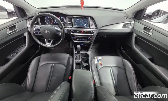 Hyundai Sonata 2018 2.0 автомат (гидро), миниатюра 10 Hyundai Sonata 2018 2.0 автомат (гидро), миниатюра 10