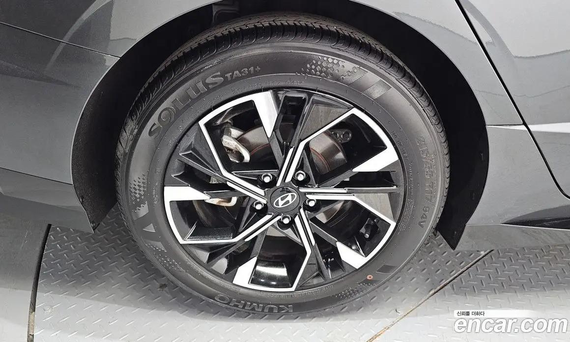 Hyundai Sonata 2023 1.6 автомат (гидро), фото 5