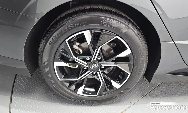Hyundai Sonata 2023 1.6 автомат (гидро), миниатюра 5