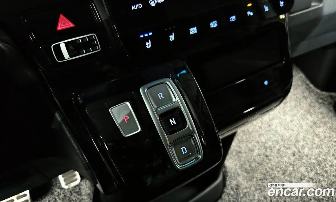 Hyundai Staria 2021 2.2 автомат (гидро), фото 12