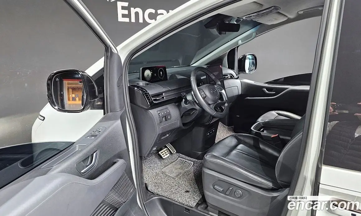 Hyundai Staria 2021 2.2 автомат (гидро), фото 13
