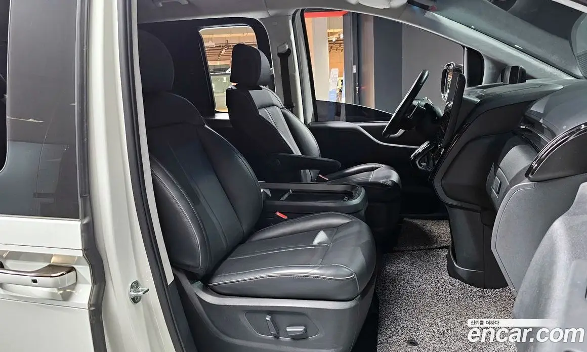 Hyundai Staria 2021 2.2 автомат (гидро), фото 16