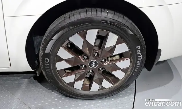 Hyundai Staria 2021 2.2 автомат (гидро), миниатюра 7