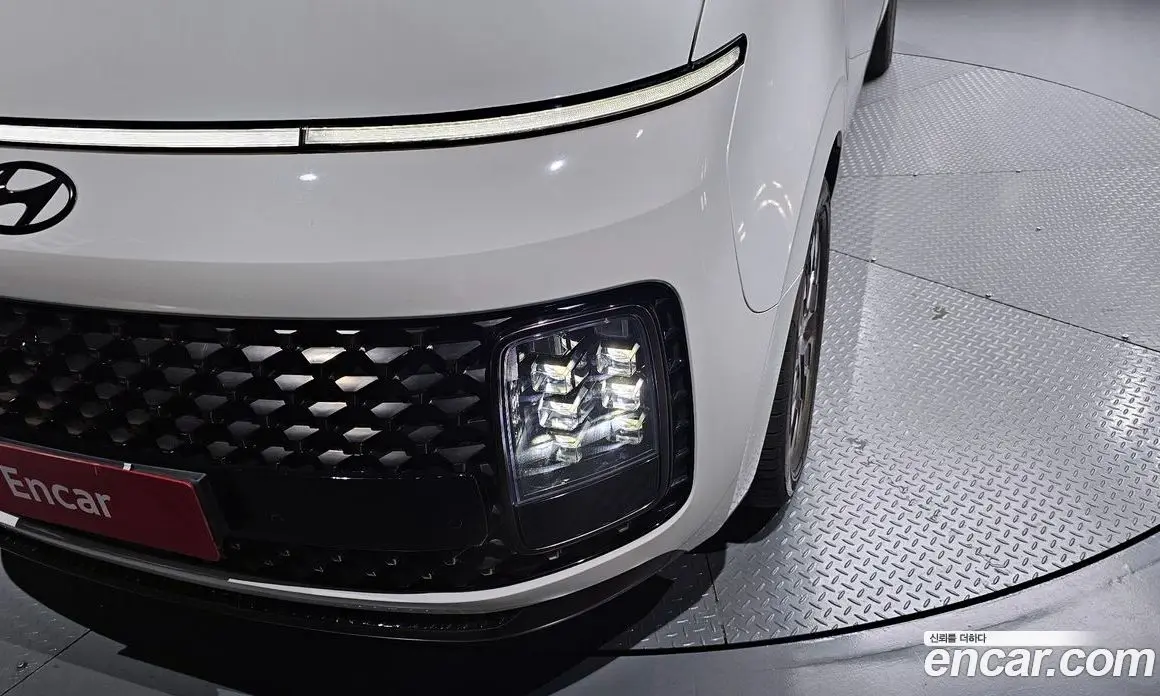 Hyundai Staria 2021 2.2 автомат (гидро), фото 8