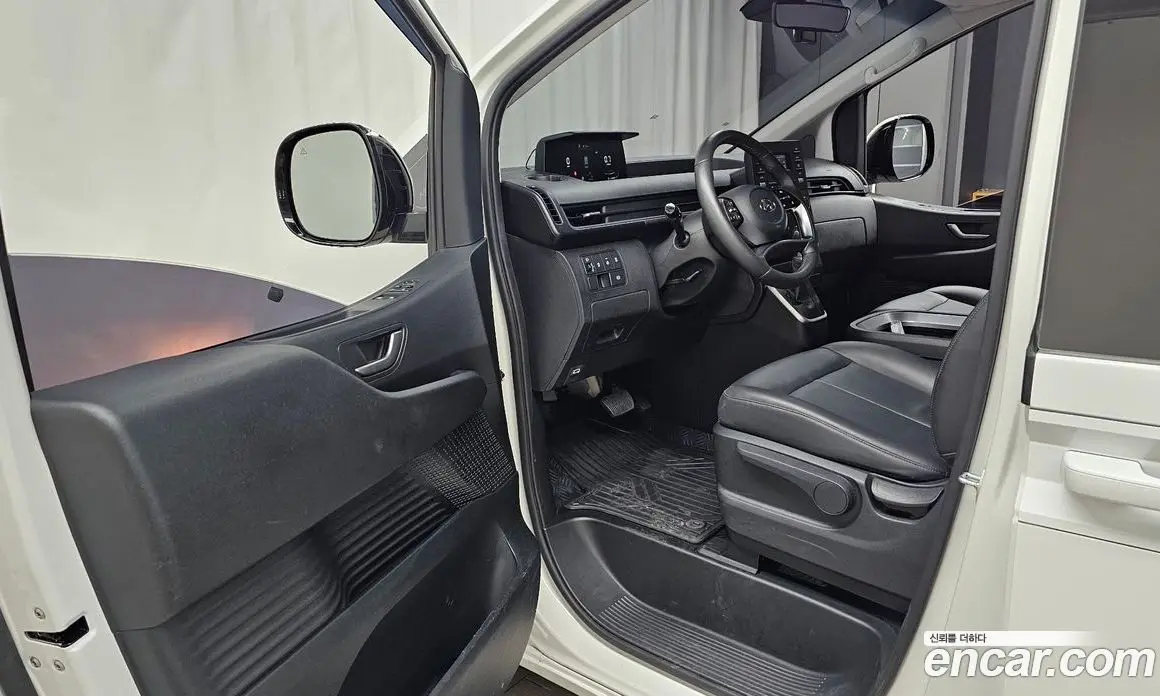 Hyundai Staria 2022 2.2 автомат (гидро), фото 12