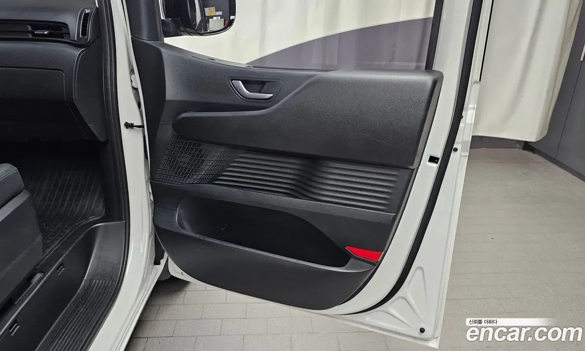 Hyundai Staria 2022 2.2 автомат (гидро), фото 13