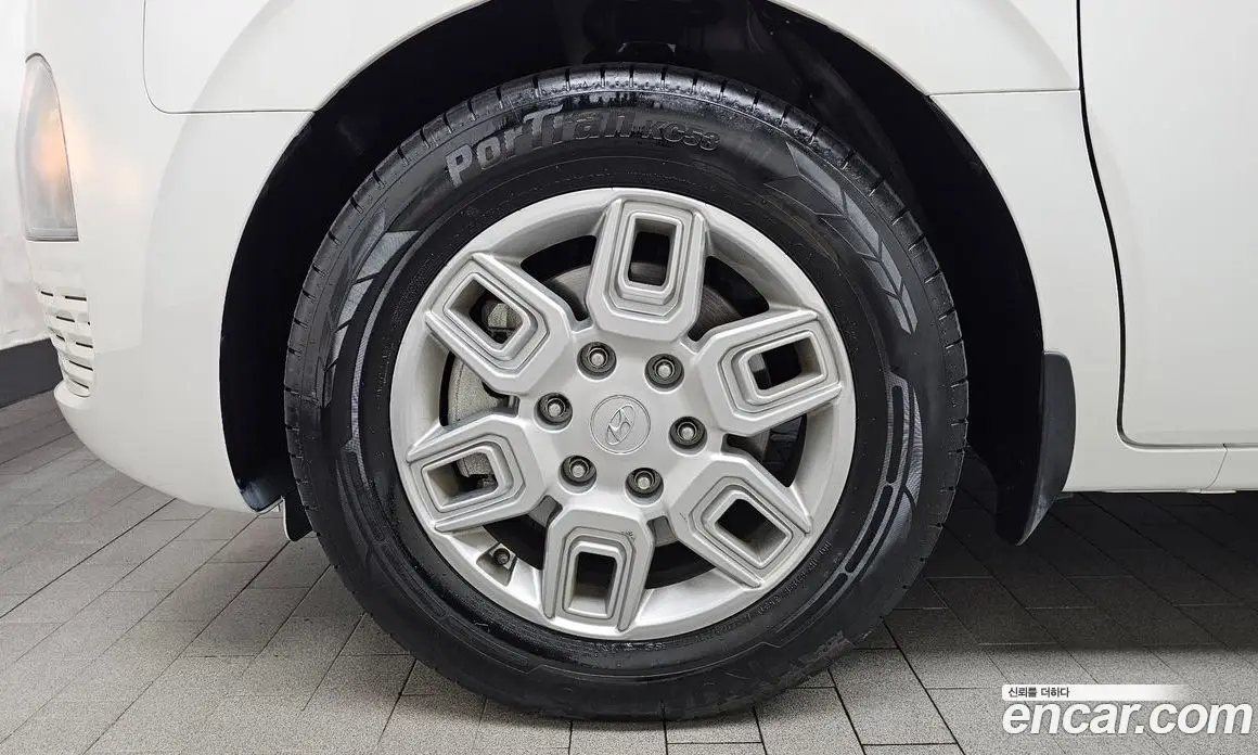 Hyundai Staria 2022 2.2 автомат (гидро), фото 4