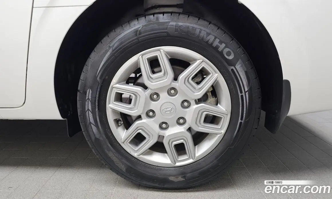 Hyundai Staria 2022 2.2 автомат (гидро), фото 6