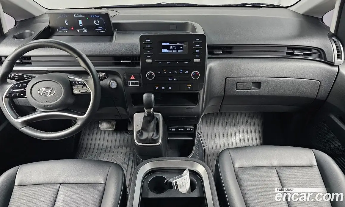 Hyundai Staria 2022 2.2 автомат (гидро), фото 9