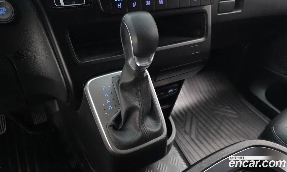 Hyundai Staria 2023 3.5 автомат (гидро), фото 11