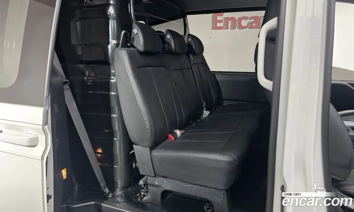 Hyundai Staria 2023 3.5 автомат (гидро), фото 16
