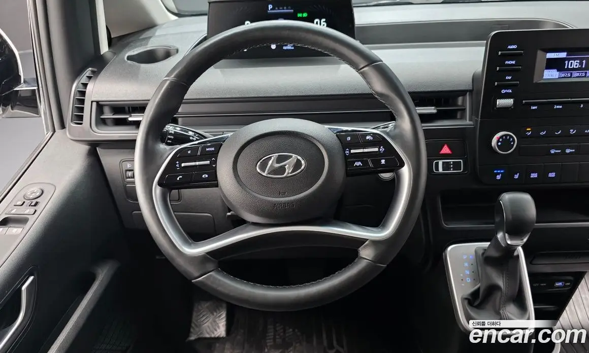 Hyundai Staria 2023 3.5 автомат (гидро), фото 18