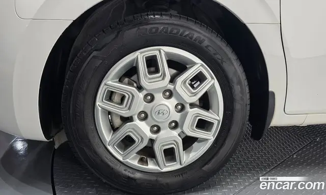 Hyundai Staria 2023 3.5 автомат (гидро), миниатюра 4