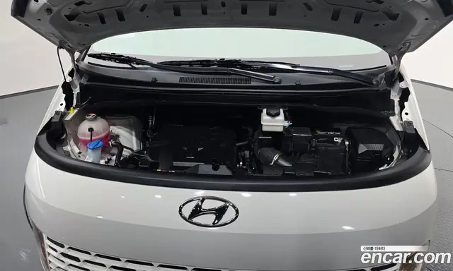 Hyundai Staria 2023 3.5 автомат (гидро), миниатюра 5