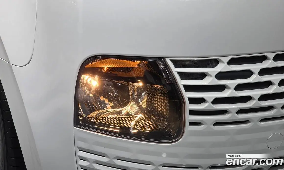 Hyundai Staria 2023 3.5 автомат (гидро), фото 7