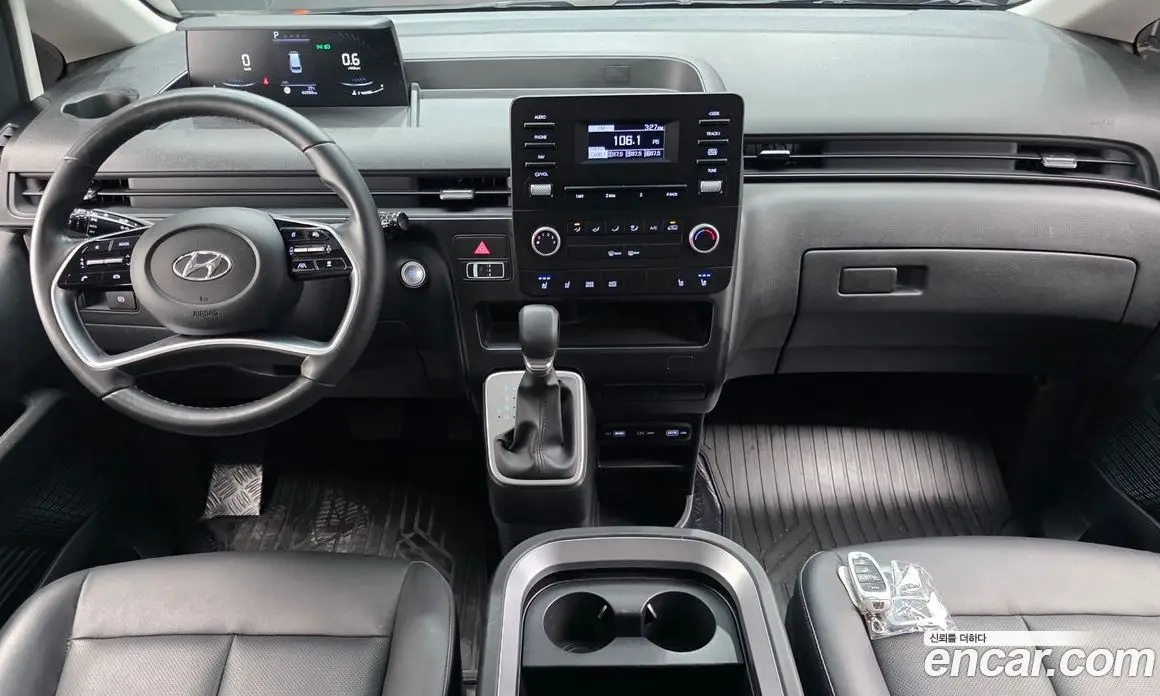 Hyundai Staria 2023 3.5 автомат (гидро), фото 9