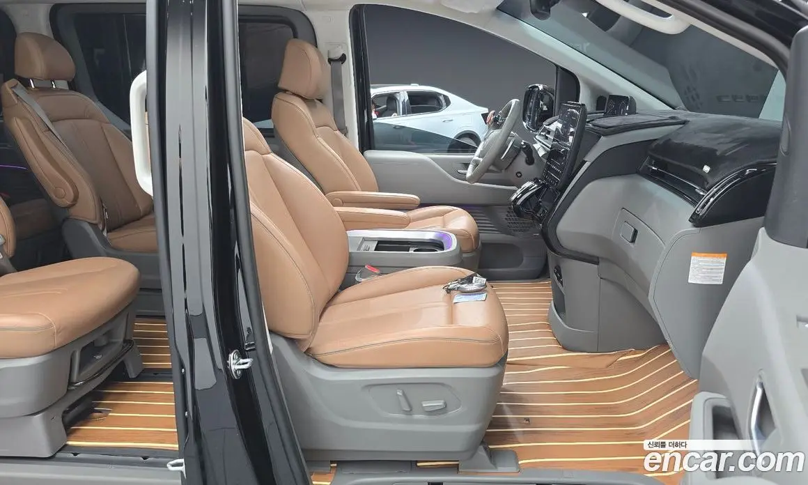 Hyundai Staria 2024 1.6 автомат (гидро), фото 16