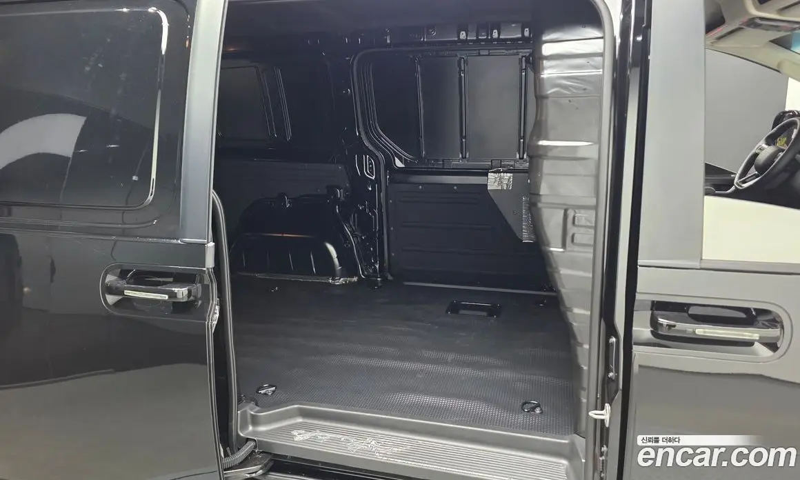 Hyundai Staria 2026 1.6 автомат (гидро), фото 18