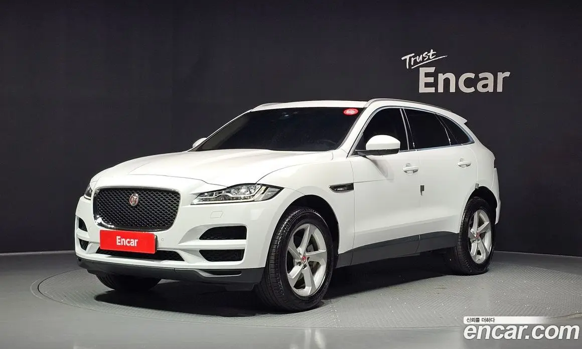 Jaguar F-Pace 2019 2.0 автомат (гидро), фото 1 Jaguar F-Pace 2019 2.0 автомат (гидро), фото 1
