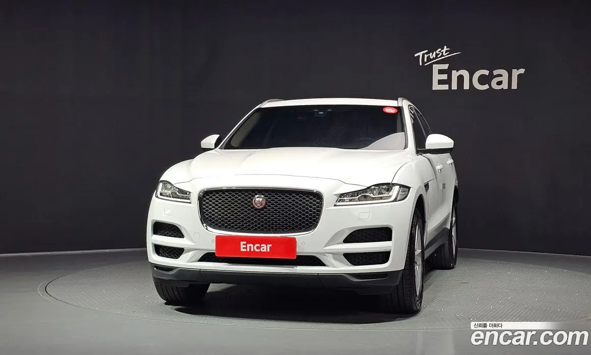 Jaguar F-Pace 2019 2.0 автомат (гидро), фото 3 Jaguar F-Pace 2019 2.0 автомат (гидро), фото 3