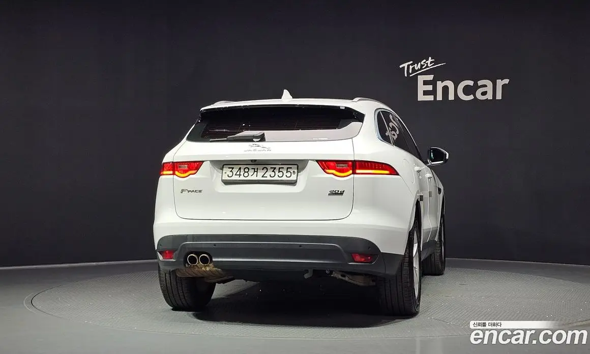 Jaguar F-Pace 2019 2.0 автомат (гидро), фото 4 Jaguar F-Pace 2019 2.0 автомат (гидро), фото 4