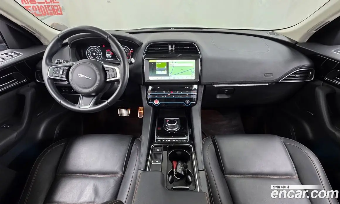 Jaguar F-Pace 2019 2.0 автомат (гидро), фото 10 Jaguar F-Pace 2019 2.0 автомат (гидро), фото 10