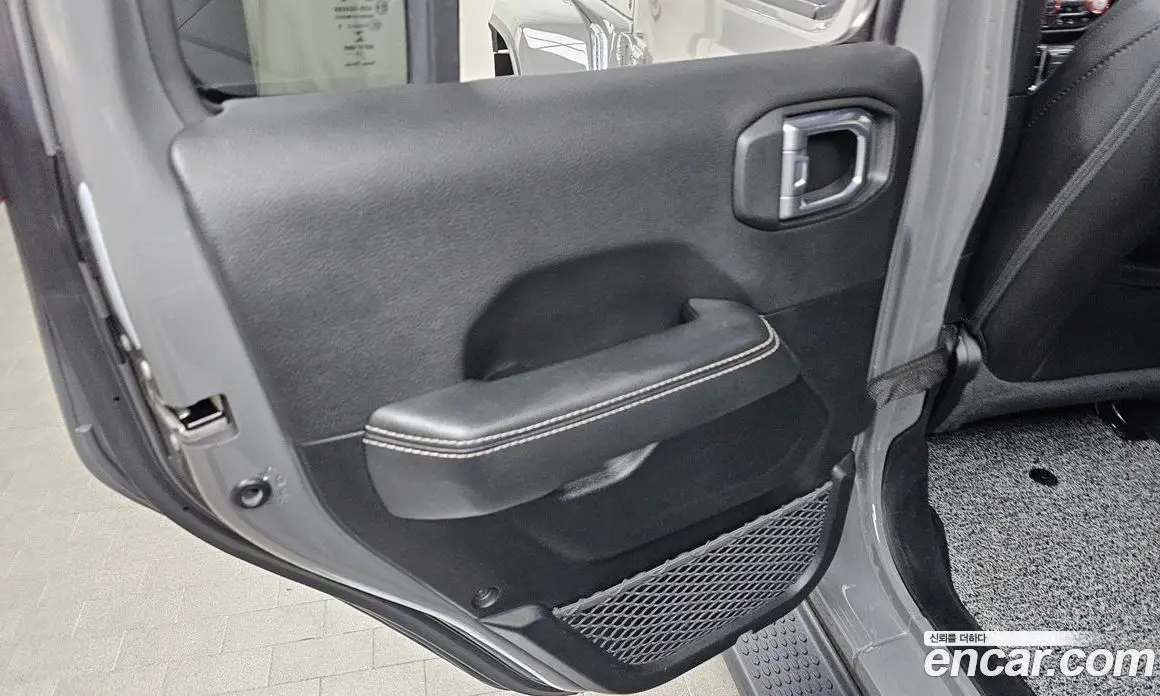 Jeep Wrangler 2021 2.0 автомат (гидро), фото 15 Jeep Wrangler 2021 2.0 автомат (гидро), фото 15