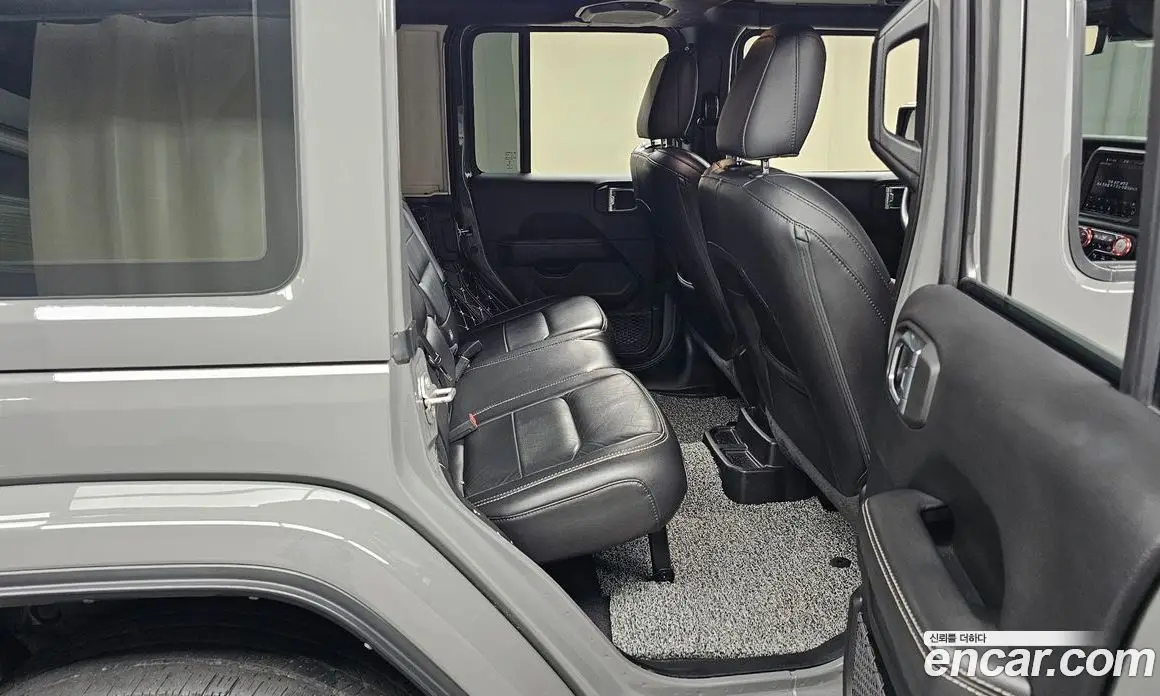 Jeep Wrangler 2021 2.0 автомат (гидро), фото 17 Jeep Wrangler 2021 2.0 автомат (гидро), фото 17