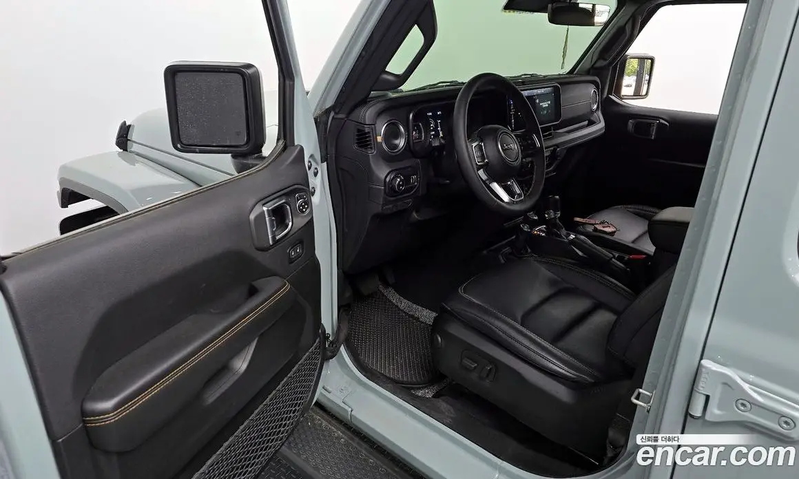 Jeep Wrangler 2024 2.0 автомат (гидро), фото 13