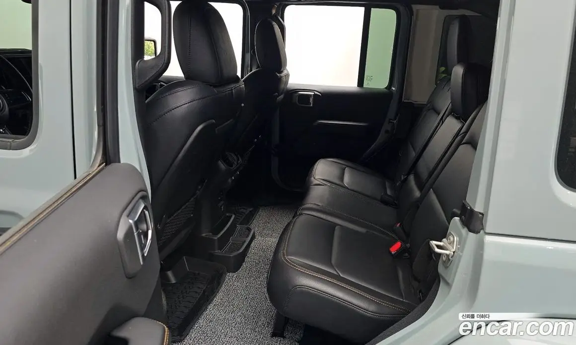 Jeep Wrangler 2024 2.0 автомат (гидро), фото 16