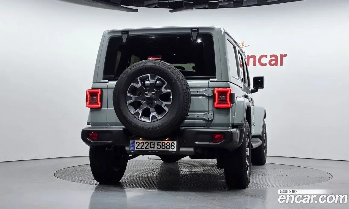 Jeep Wrangler 2024 2.0 автомат (гидро), фото 4
