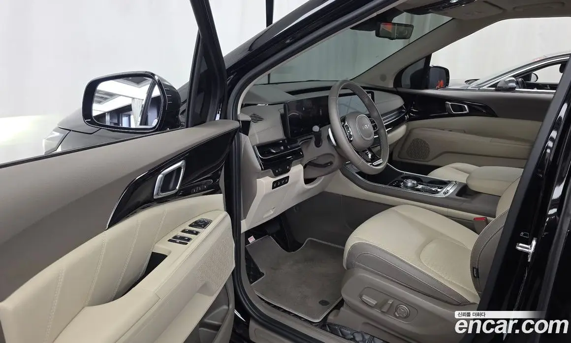 Kia Carnival 2024 1.6 автомат (гидро), фото 13