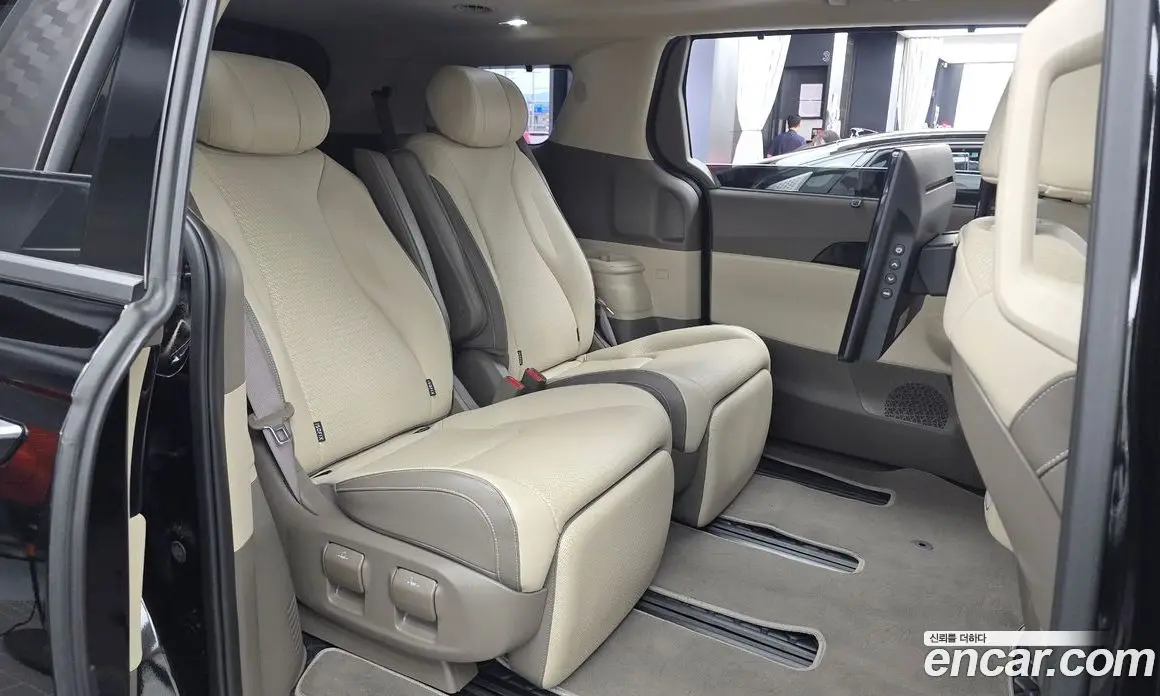 Kia Carnival 2024 1.6 автомат (гидро), фото 18