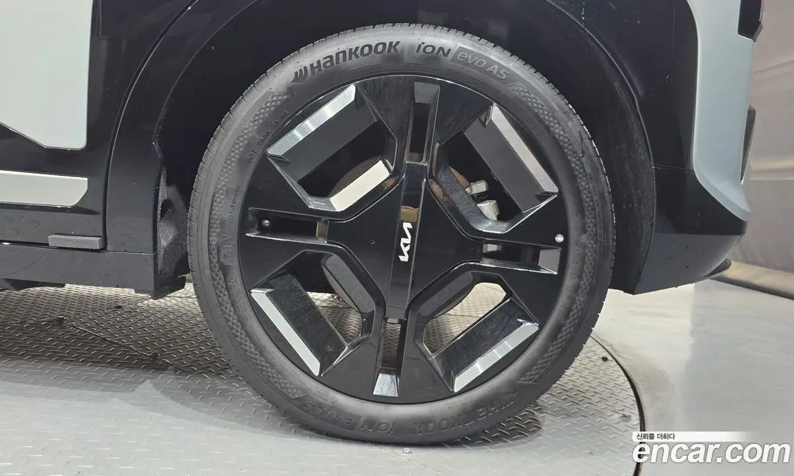 Kia EV3 2024 0.2 автомат (гидро), фото 6 Kia EV3 2024 0.2 автомат (гидро), фото 6
