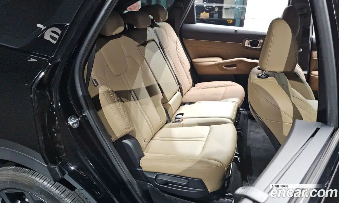 Kia Sorento 2023 2.2 автомат (гидро), фото 16