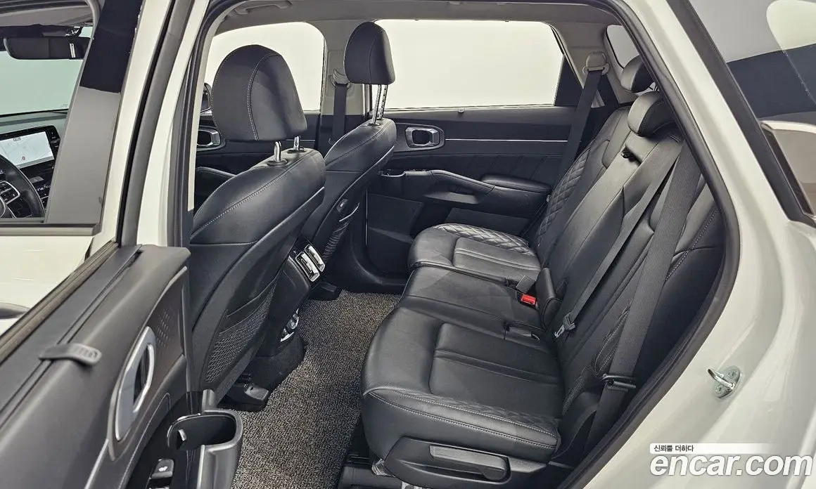 Kia Sorento 2023 2.5 автомат (гидро), фото 17 Kia Sorento 2023 2.5 автомат (гидро), фото 17