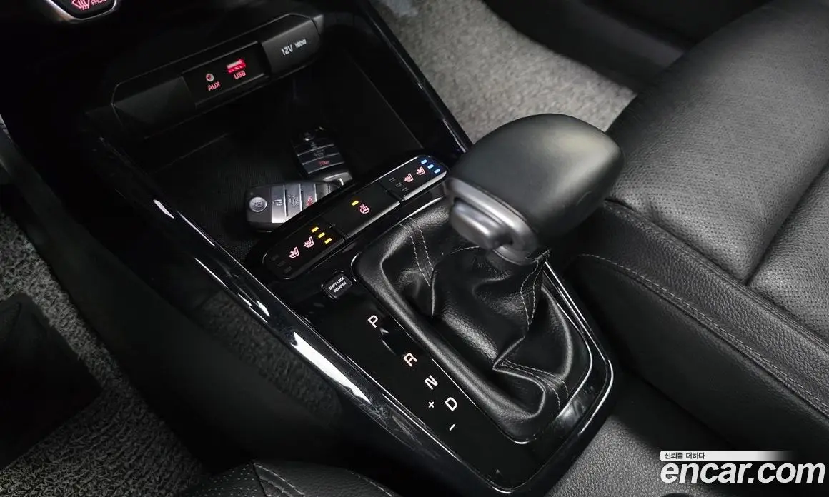 Kia Stonic 2018 1.4 автомат (гидро), фото 12 Kia Stonic 2018 1.4 автомат (гидро), фото 12