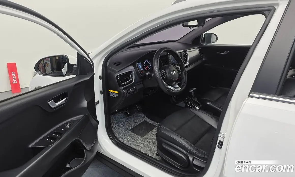 Kia Stonic 2018 1.4 автомат (гидро), фото 13 Kia Stonic 2018 1.4 автомат (гидро), фото 13