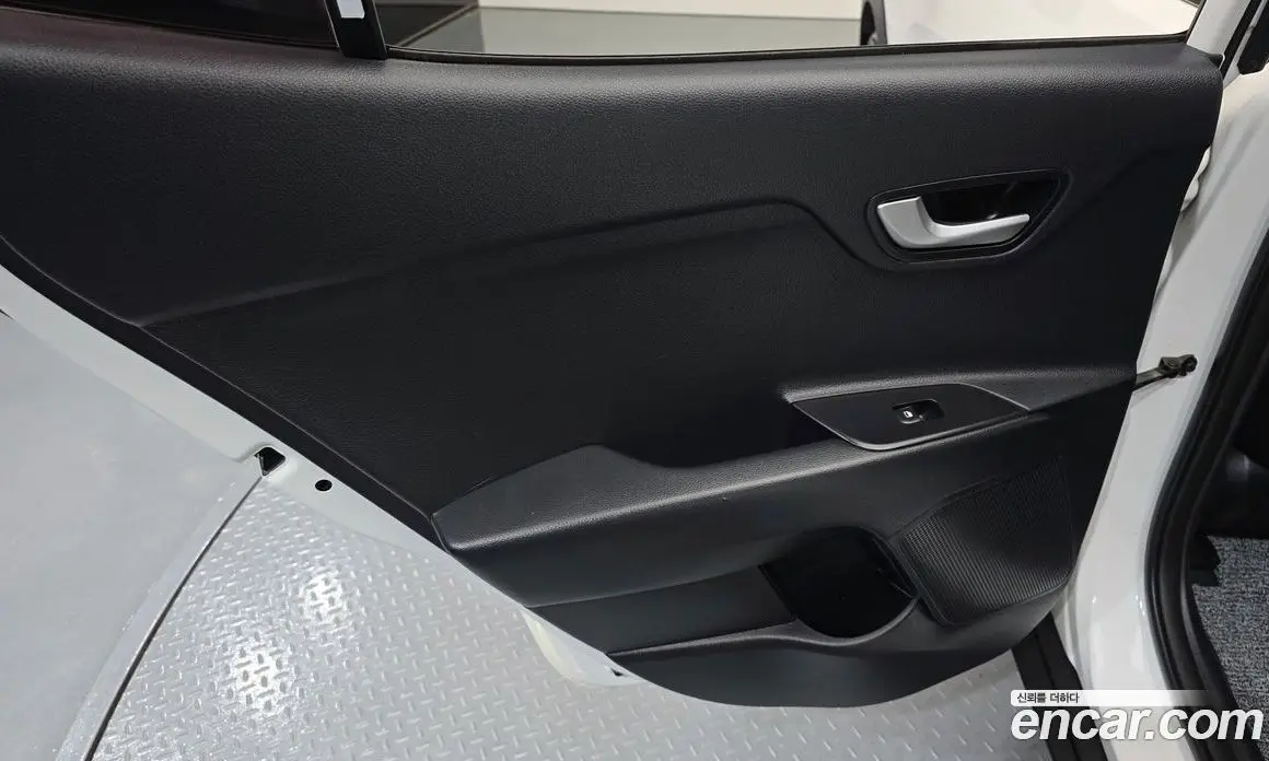 Kia Stonic 2018 1.4 автомат (гидро), фото 15 Kia Stonic 2018 1.4 автомат (гидро), фото 15