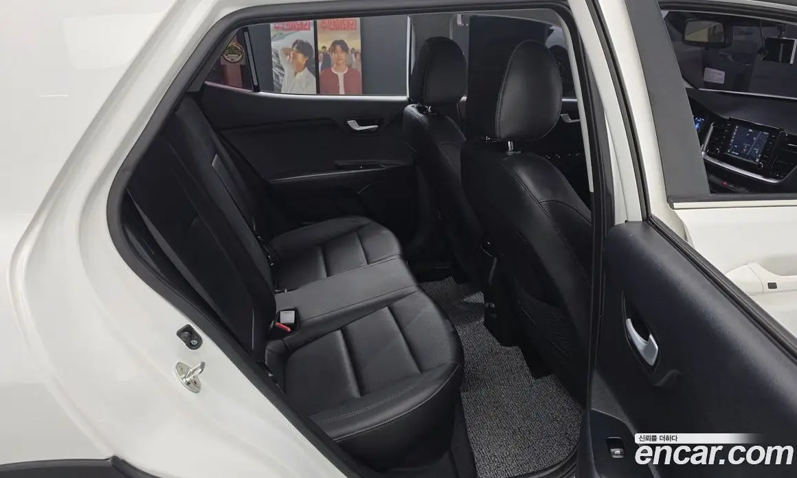 Kia Stonic 2018 1.4 автомат (гидро), фото 17 Kia Stonic 2018 1.4 автомат (гидро), фото 17
