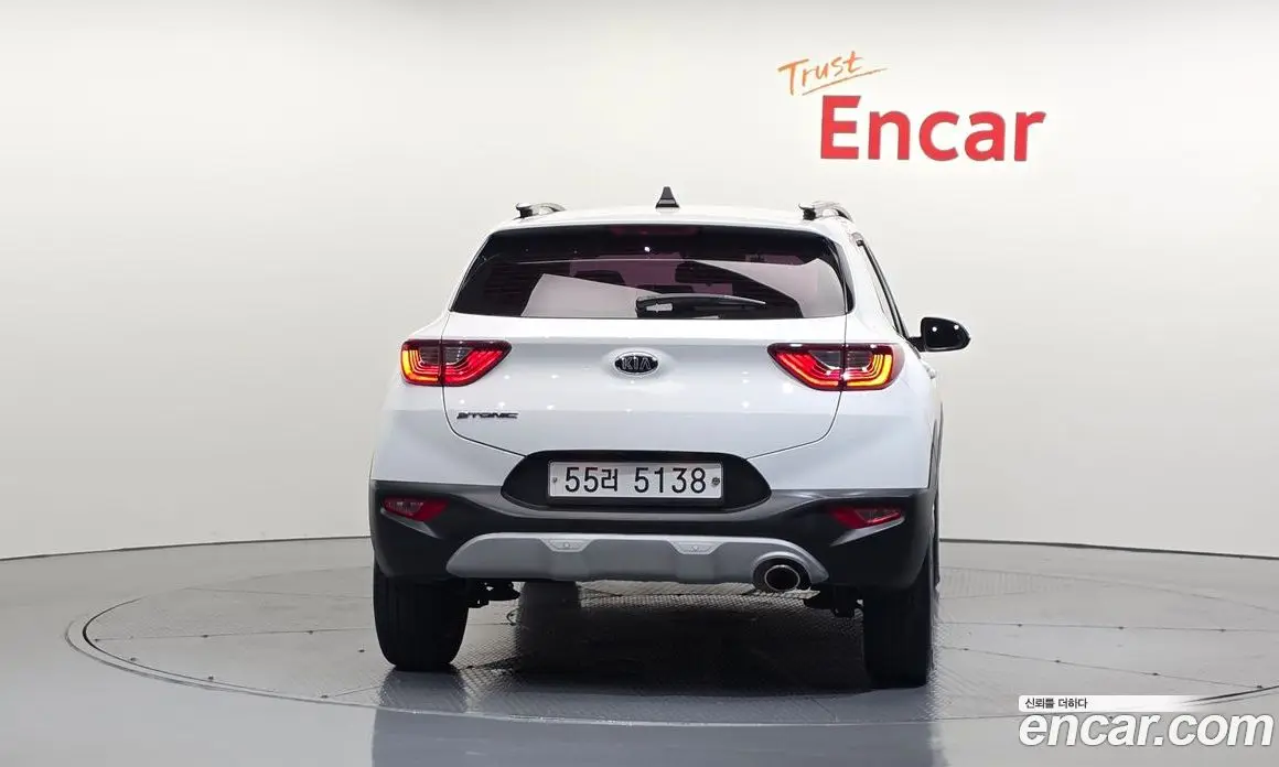 Kia Stonic 2018 1.4 автомат (гидро), фото 4 Kia Stonic 2018 1.4 автомат (гидро), фото 4