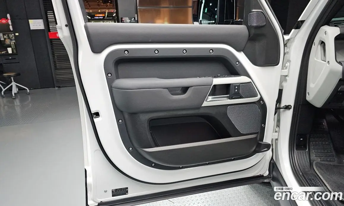 Land Rover Defender 2020 2.0 автомат (гидро), фото 14 Land Rover Defender 2020 2.0 автомат (гидро), фото 14