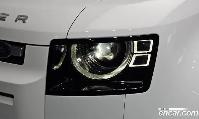 Land Rover Defender 2020 2.0 автомат (гидро), миниатюра 8 Land Rover Defender 2020 2.0 автомат (гидро), миниатюра 8
